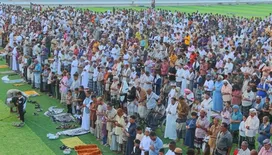 بمشاركة قيادات المحافظة.. أبناء الحوطة بلحج يؤدون صلاة العيد