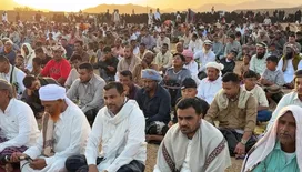 أبناء أرخبيل سقطرى يؤدون صلاة عيد الأضحى المبارك وسط أجواء إيمانية
