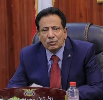 محافظ المهرة يؤكد أهمية وحدة الصف وتعزيز الأمن والاستقرار