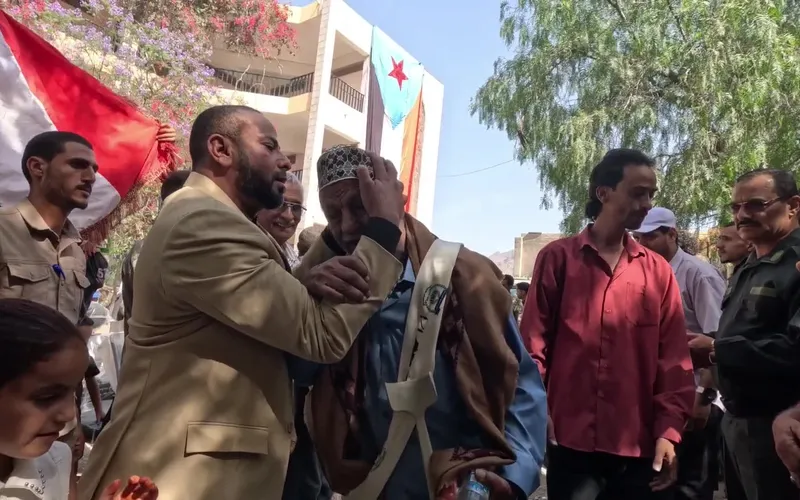 محافظ الضالع يكرم الرعيل الأول من المعلمين ويثمّن دورهم في خدمة المجتمع