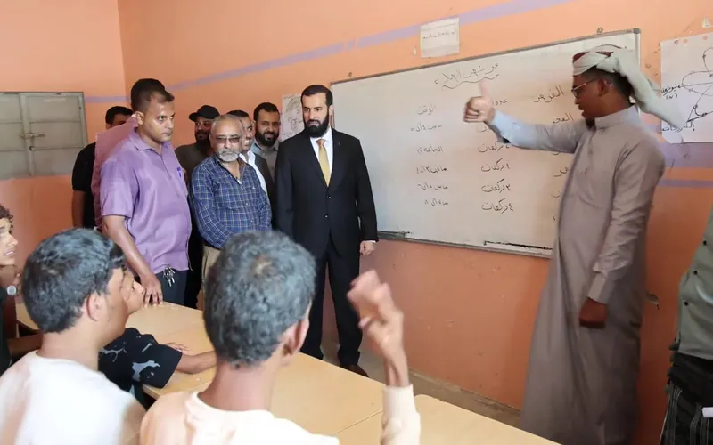 محافظ أبين يشيد بجهود جمعية الصم ويؤكد دعم السلطة المحلية لبرامجها التعليمية