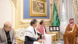 الأمير خالد بن سلمان ينقل تعازي خادم الحرمين الشريفين وولي العهد في وفاة الرئيس هادي