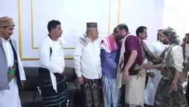 قيادات محلية وعسكرية تشارك في مجلس عزاء بسيئون بوفاة الرئيس هادي
