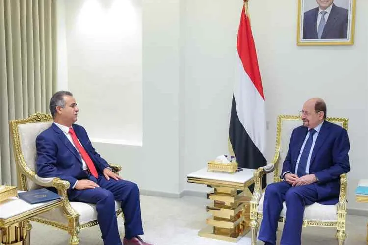 رئيس الوزراء وزير الخارجية يستقبل السفير الليبي في العاصمة عدن
