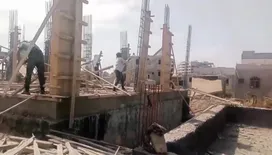 وحدة حماية الأراضي بعدن تزيل تعديات على أحواض المجاري بمنطقة كابوتا