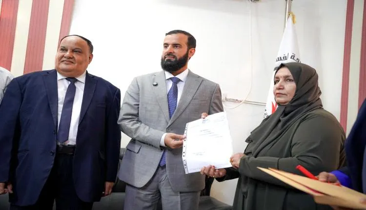 محافظ أبين يقدم إقرار ذمته المالية ويبحث إنشاء فرع لهيئة مكافحة الفساد