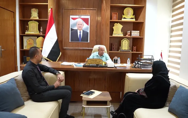 الخنبشي يبحث مع وزارة السياحة ترتيبات موسم البلدة وتعزيز النشاط السياحي بحضرموت