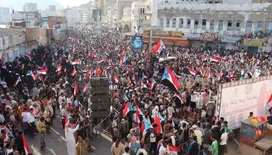 المكلا.. تظاهرة حاشدة تؤكد التمسك بالمشروع الجنوبي وتطالب بتمكين أبناء حضرموت
