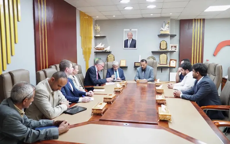 محافظ العاصمة يبحث مع وفد المبعوث الأممي تطورات الأوضاع والقضايا الخدمية والأمنية