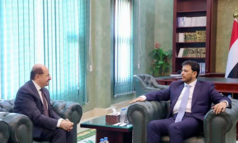 العليمي يلتقي رئيس مجلس الوزراء ويشيد بجهود الحكومة في مسار الإصلاحات الاقتصادية