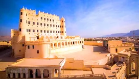 الأرصاد تتوقع أجواء شديدة الحرارة وسيئون تتصدر أعلى درجة بـ44 مئوية