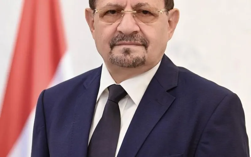 رئيس الوزراء يهنئ نظيره الروسي باليوم الوطني لجمهورية روسيا الاتحادية