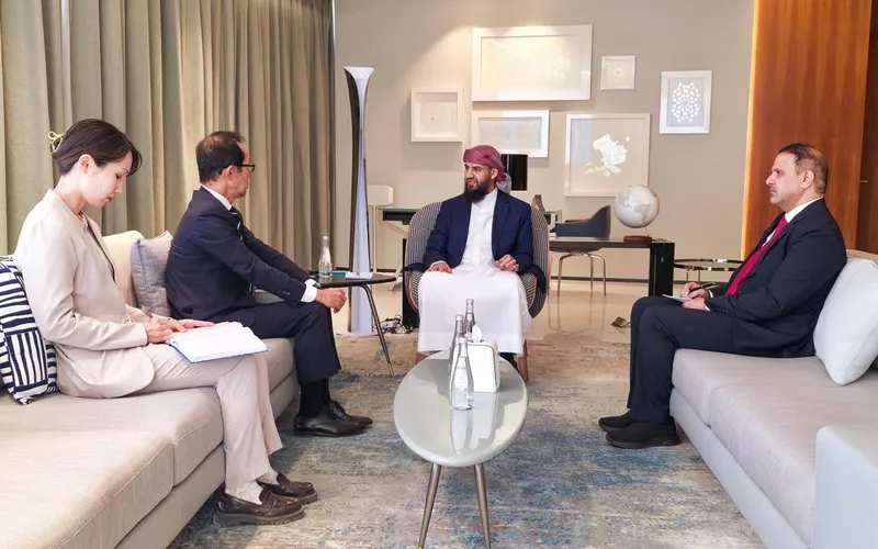 المحرّمي يلتقي سفير اليابان ويؤكد أهمية الشراكة التنموية لتعزيز مسار التعافي