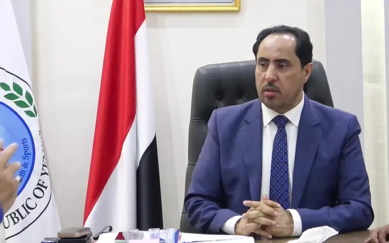الوزير البكري يناقش مع نائب مدير عام الشباب والرياضة بالمهرة عدد من القضايا