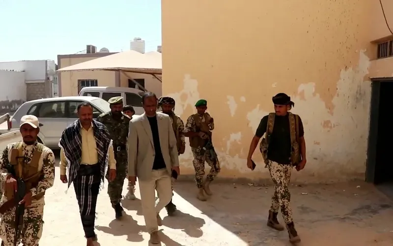 اللواء الجمالي يتفقد الأوضاع الأمنية في لبعوس بيافع ويلتقي رئيس مجلس القضاء الأعلى