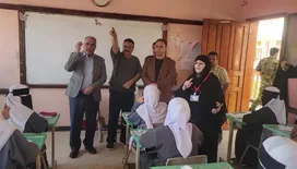 وزير التربية والتعليم يتفقد اختبارات الثانوية العامة في مديرية المنصورة بالعاصمة عدن