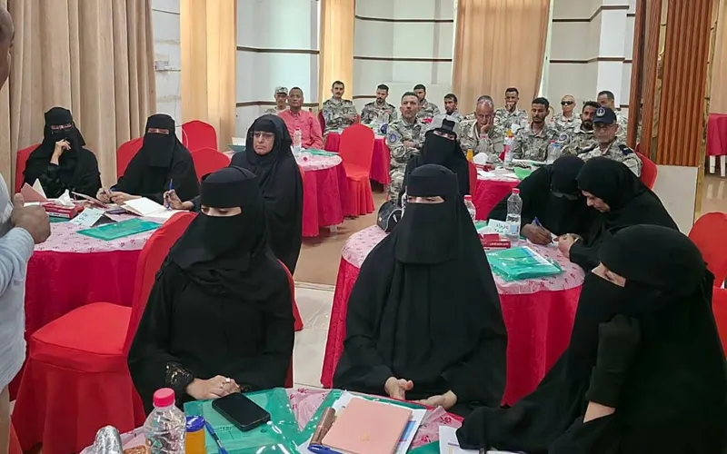خفر السواحل تختتم دورتين لتعزيز القدرات الفنية والأمنية لمنتسبيها