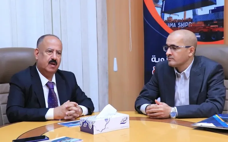 وزير النقل يتفقد الانضباط الوظيفي في هيئات النقل البري والجوي ومؤسساتها بالعاصمة عدن