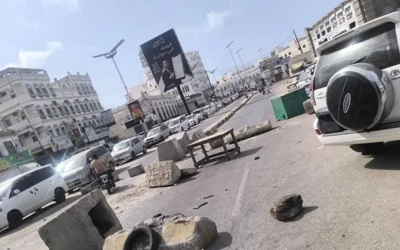 احتجاجات شعبية في المكلا وسيئون للمطالبة بحلول عاجلة لأزمة الكهرباء