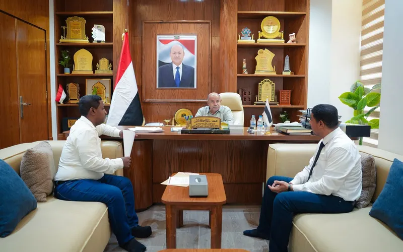 الخنبشي يوجه بمتابعة موازنة مستشفى سيئون وصرف مستحقات منتسبيه