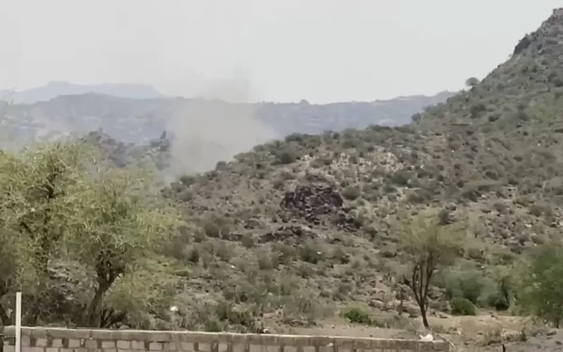 مليشيا الحوثي تشن قصفاً عشوائياً على الأعيان المدنية بقعطبة شمال الضالع