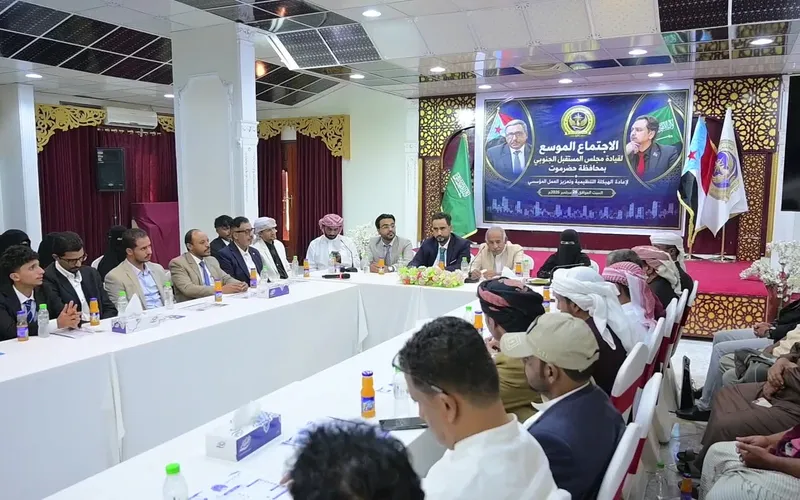 المستقبل الجنوبي يعيد هيكلة قيادته بوادي وصحراء حضرموت عبر 18 دائرة