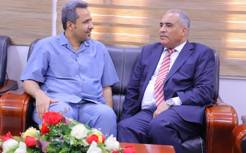 محافظ لحج يبحث مع وزير التربية دعم القطاع التعليمي ويعلن طباعة الكتاب المدرسي على نفقة المحافظة