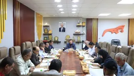محافظ العاصمة عدن يترأس اجتماعا لمناقشة أزمة الغاز ويقر إجراءات لتصحيح آلية التوزيع
