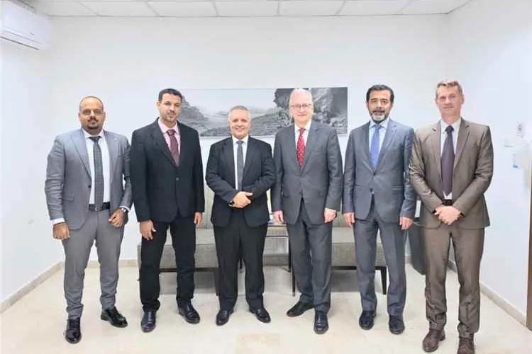 الوزير اليافعي يبحث مع السفير الألماني دعم المؤسسات الوطنية وتطوير الخدمات الاجتماعية