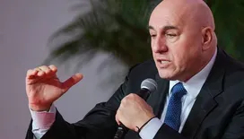 وزير الدفاع الإيطالي سنحمي سفننا في مضيق باب المندب ونضمن سلامة مرورها